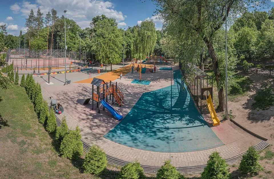 Полным ходом идут работы по восстановлению парка "Долина Роз"