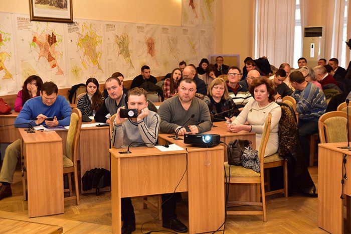 Мнение: Платные парковки могут стать эффективным решением