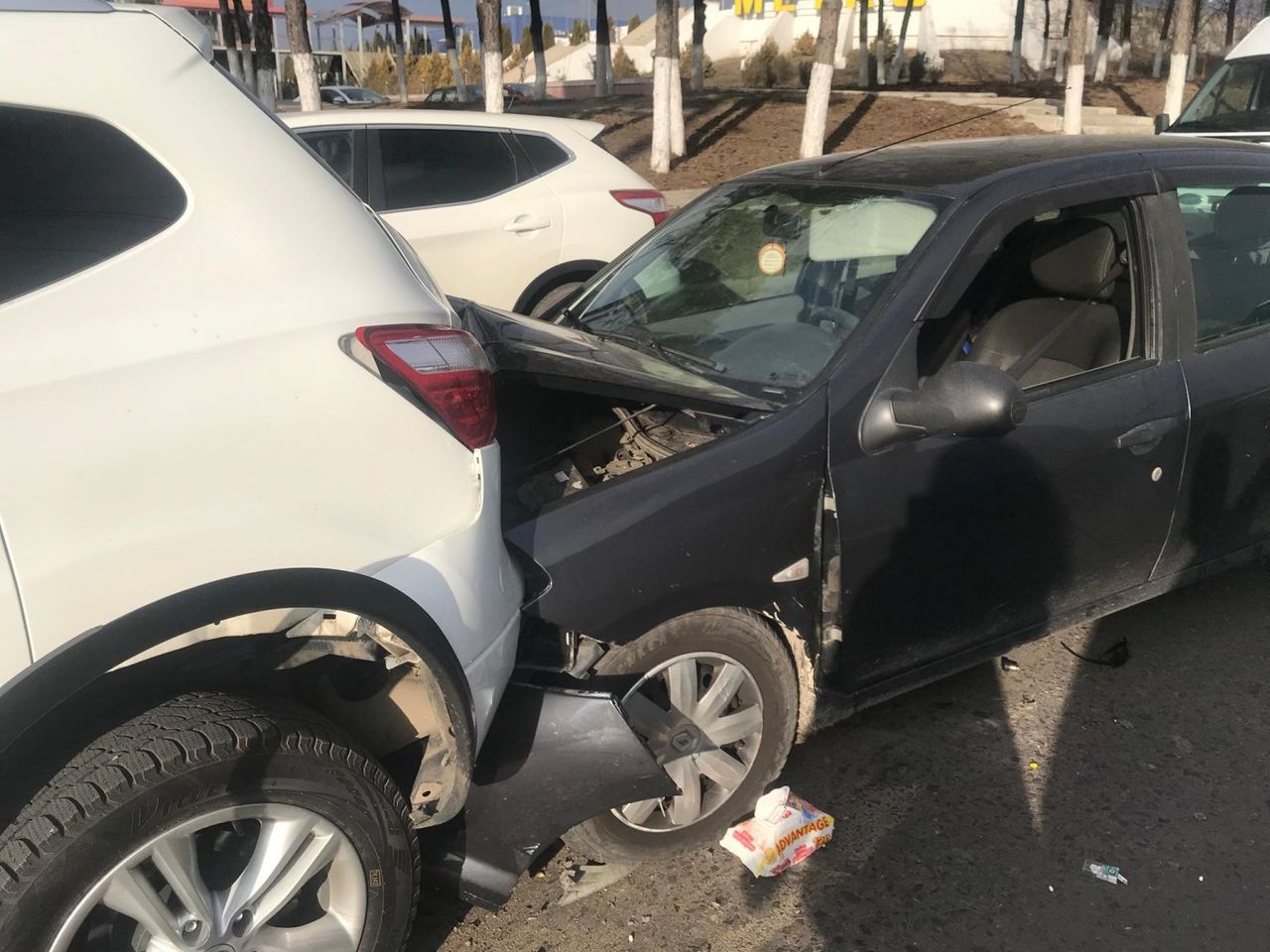 На въезде в Кишинев произошло ДТП с участием 3 машин