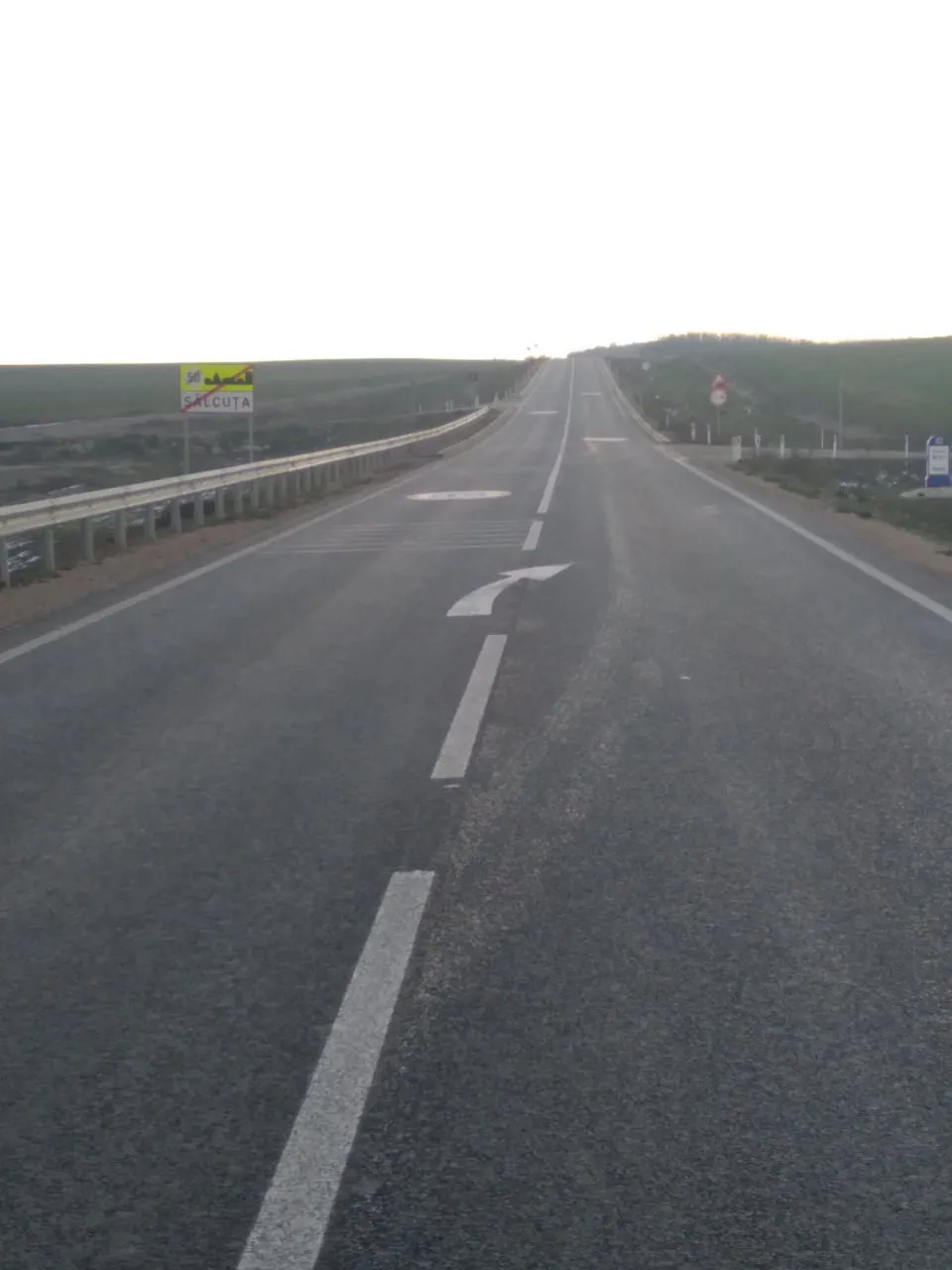 Se circulă în condiții de iarnă: Drumarii au intervenit predominant în nordul și centrul țării