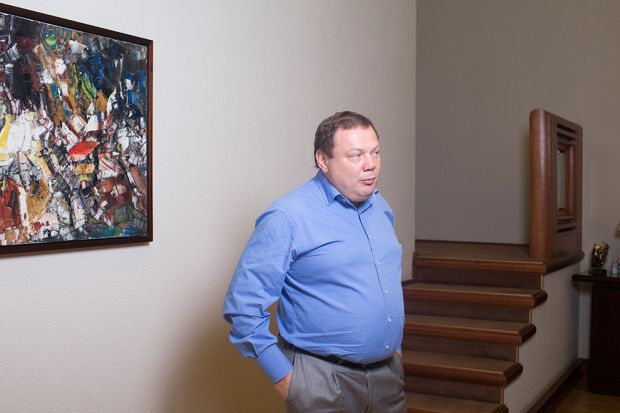 Forbes назвал самых богатых холостяков