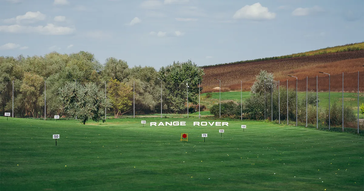 Range Rover — o viziune nouă asupra odihnei în extravilan