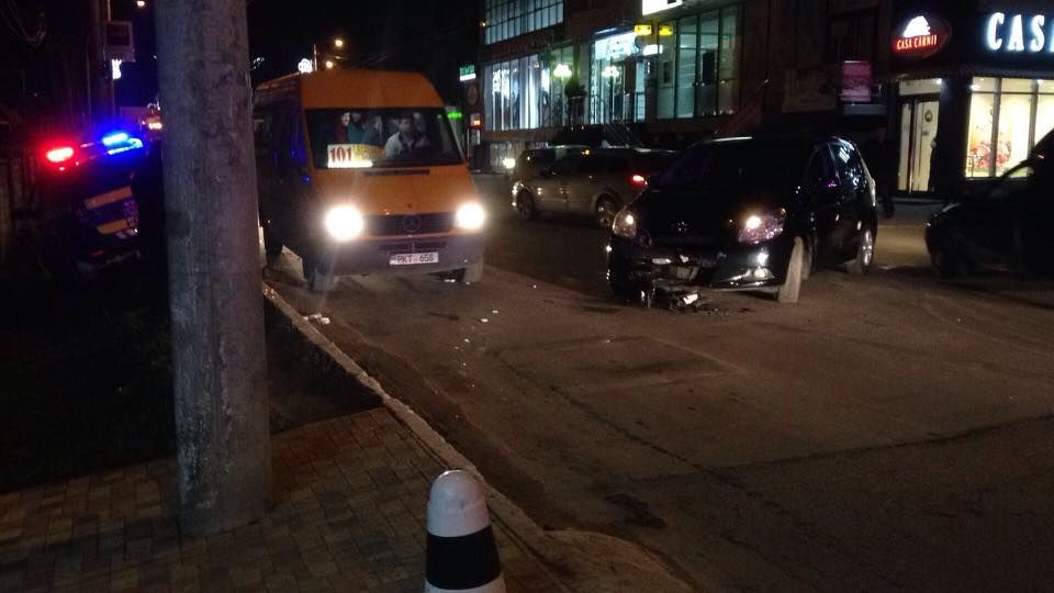 В Дурлештах автоледи протаранила полицейскую машину