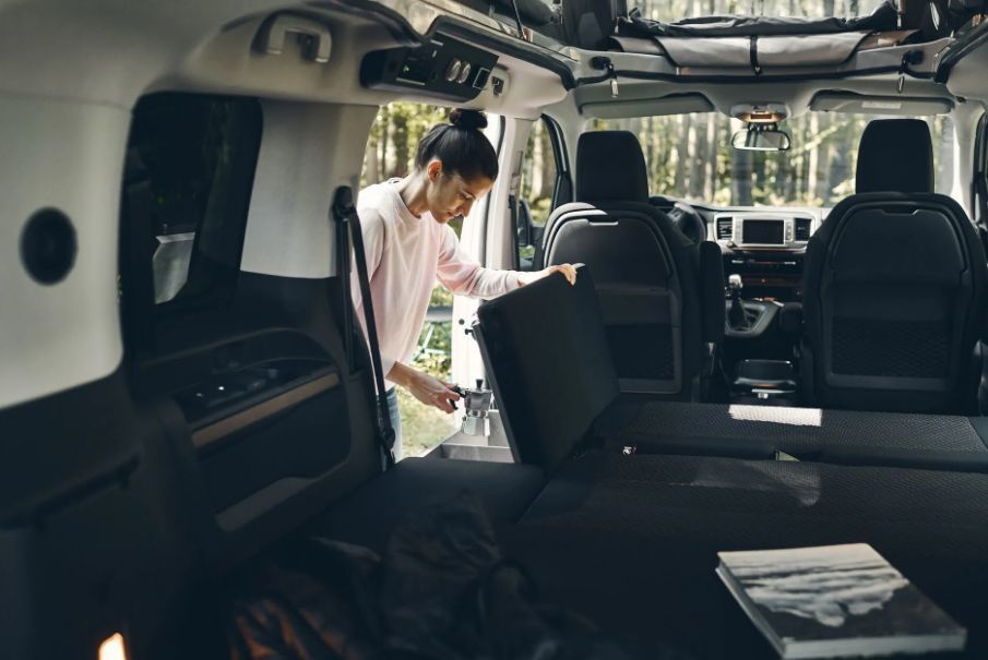 Opel Zafira Life превратили в дом на колесах