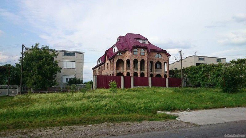Румынское население самого богатого села Украины поднялось на торговле спиртом