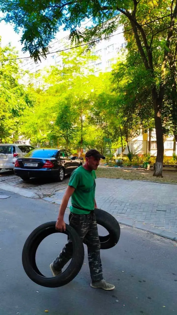 В столице демонтированы несколько незаконно установленных парковочных блокираторов