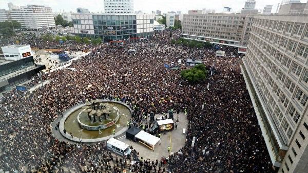 В Японии прошло шествие в поддержку движения против расизма