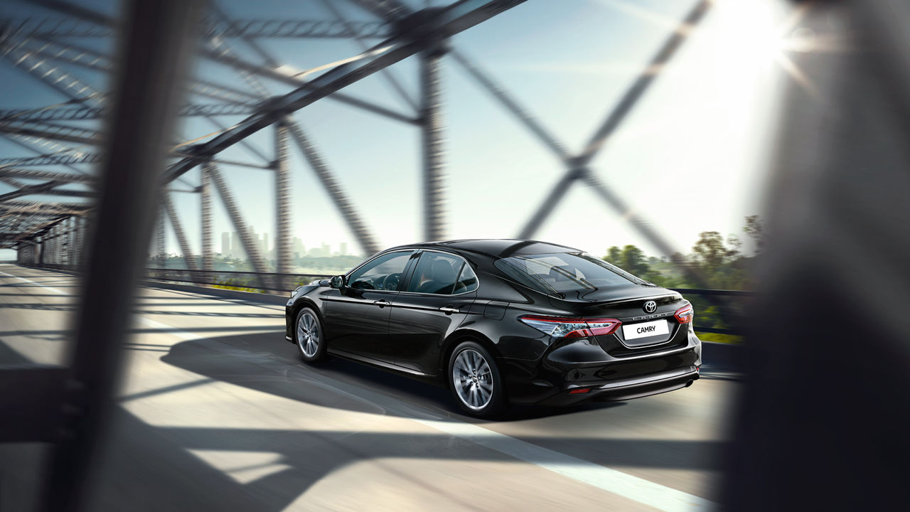 Toyota Camry: С 22 января почувствуйте все преимущества нового бизнес-седана ®