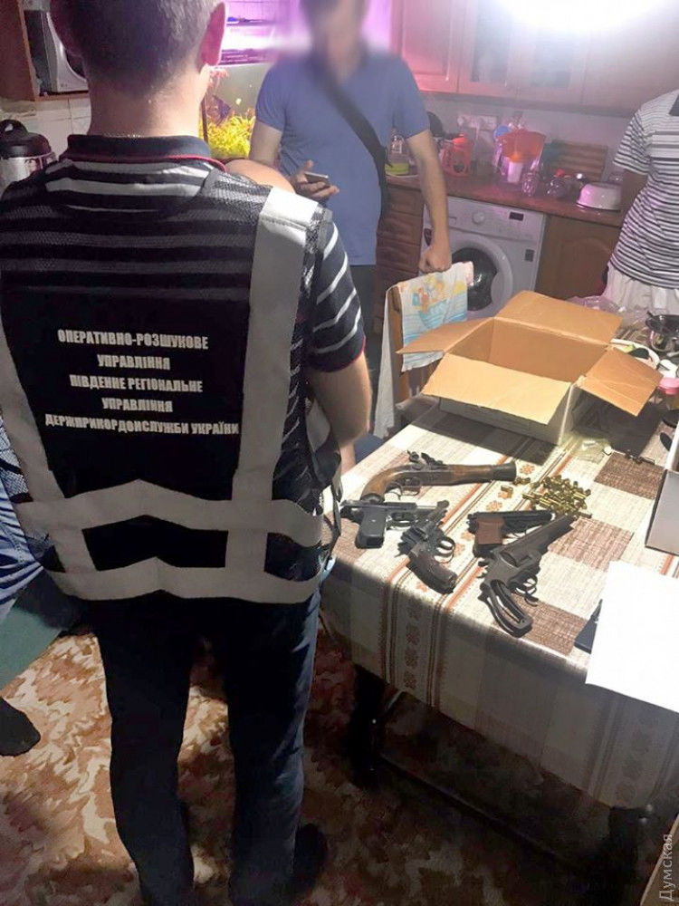 Дело о перевозках оружия из Молдовы на Украину: найден старинный арсенал