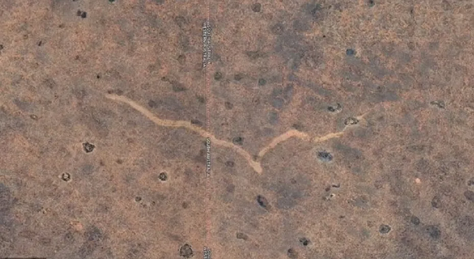 Un cercetător Google Earth a observat o amprentă ciudată în deșertul australian