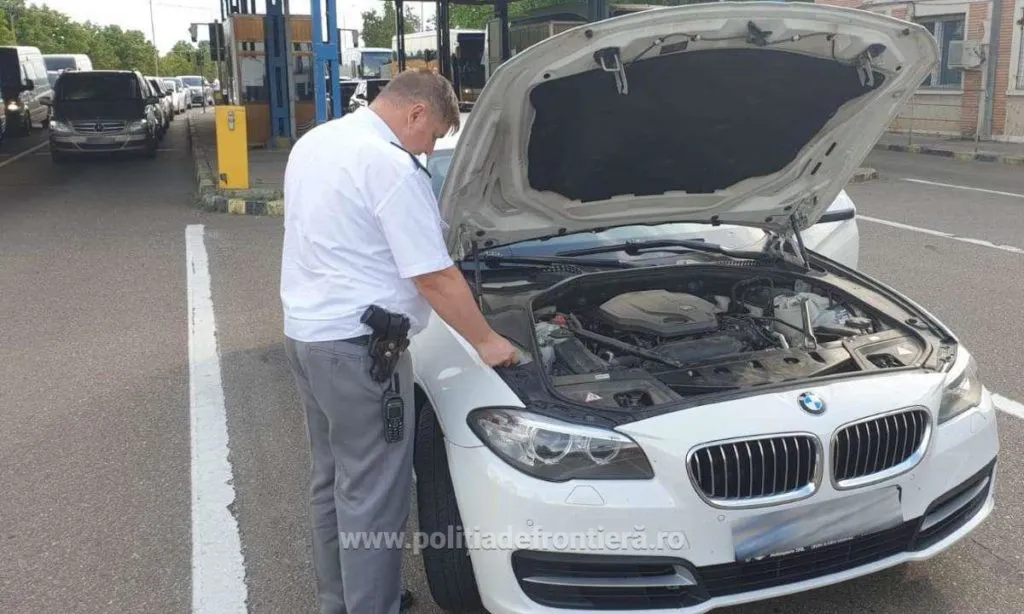 На КПП "Албица" у молдаванина конфисковали BMW