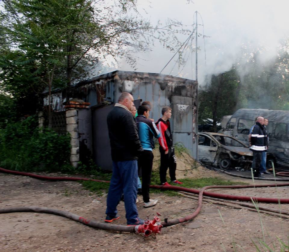Incendiu de proporții la Ciocana. Şapte automobile au fost mistuite de flăcări