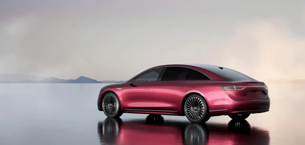 Huawei показала свой новый электромобиль: доступный аналог Tesla Model S