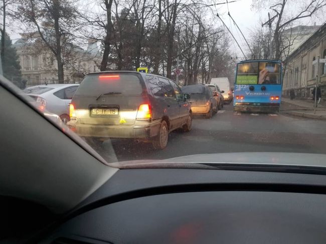 В Кишиневе подготовка к Рождественской ярмарке и ремонт дороги вызвали дополнительные пробки