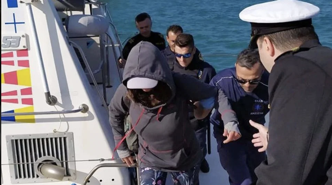В Греции спасли туристку, которая провела два дня в лодке в открытом море