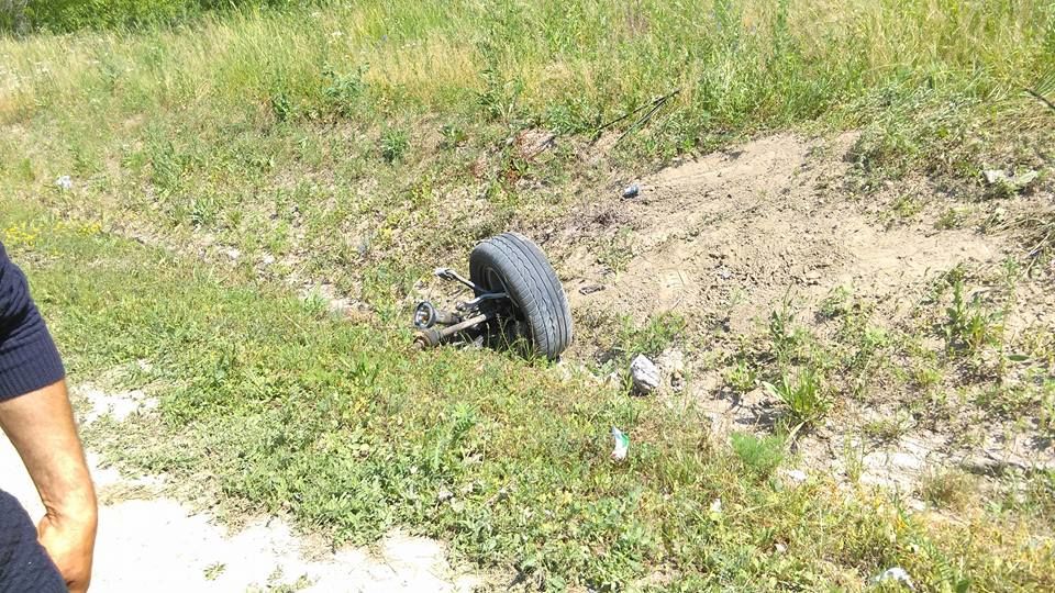 На Балканском шоссе Mercedes столкнулся с грузовиком