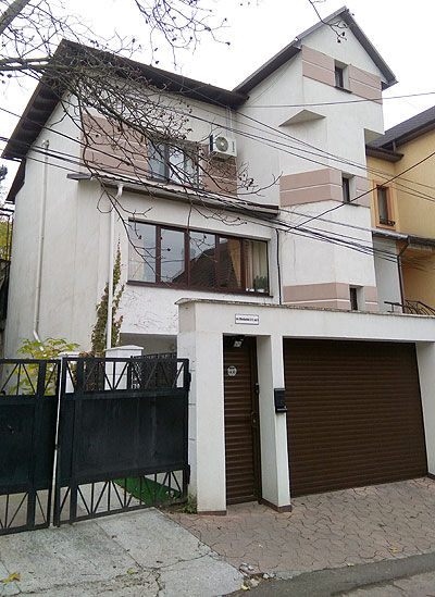 CNA, fabrică de lux şi milionari pe banii rudelor
