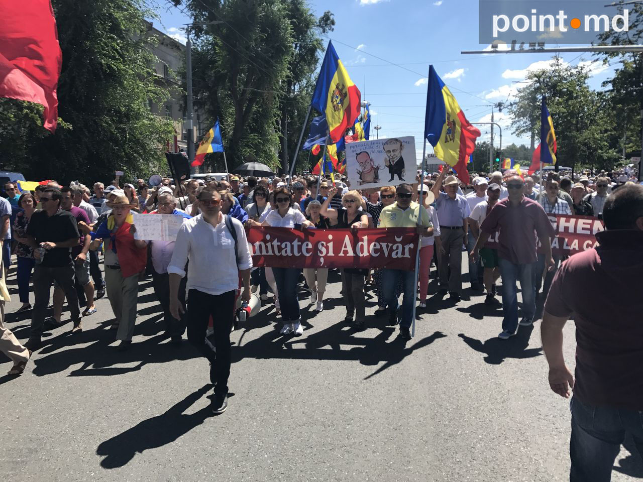 Protest în centrul Capitalei față de modificarea sistemului electoral
