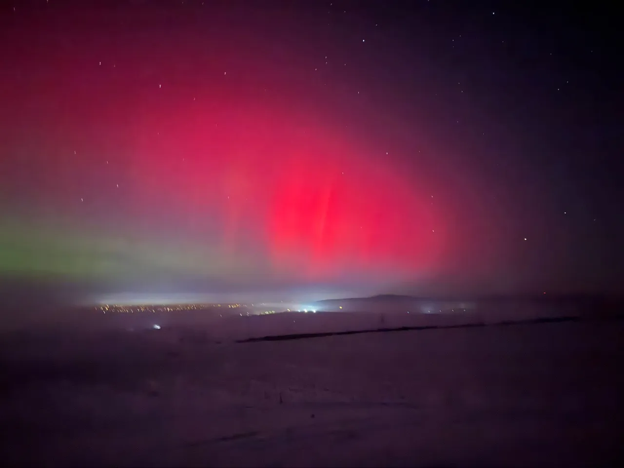 Необычное явление в Молдове: в ночь на вторник жители страны наблюдали северное сияние