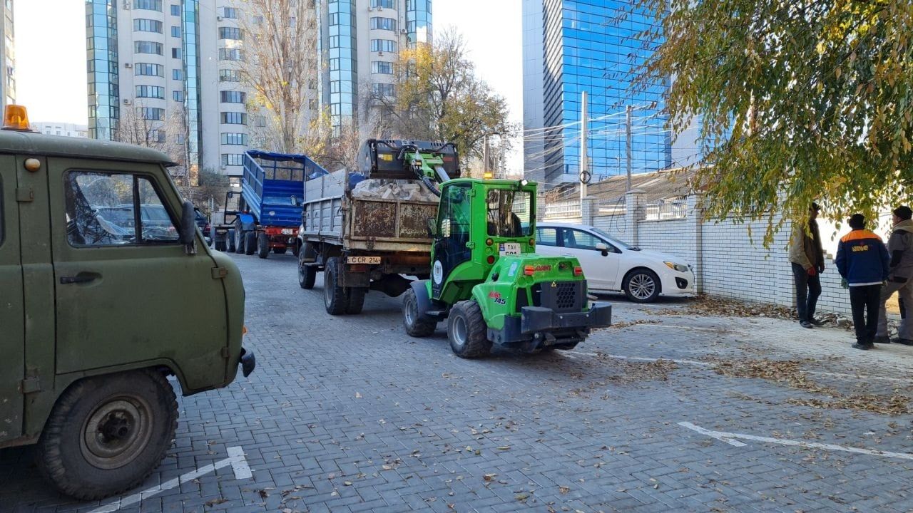 На участке, незаконно занятом экономическим агентом, обустроят парковку
