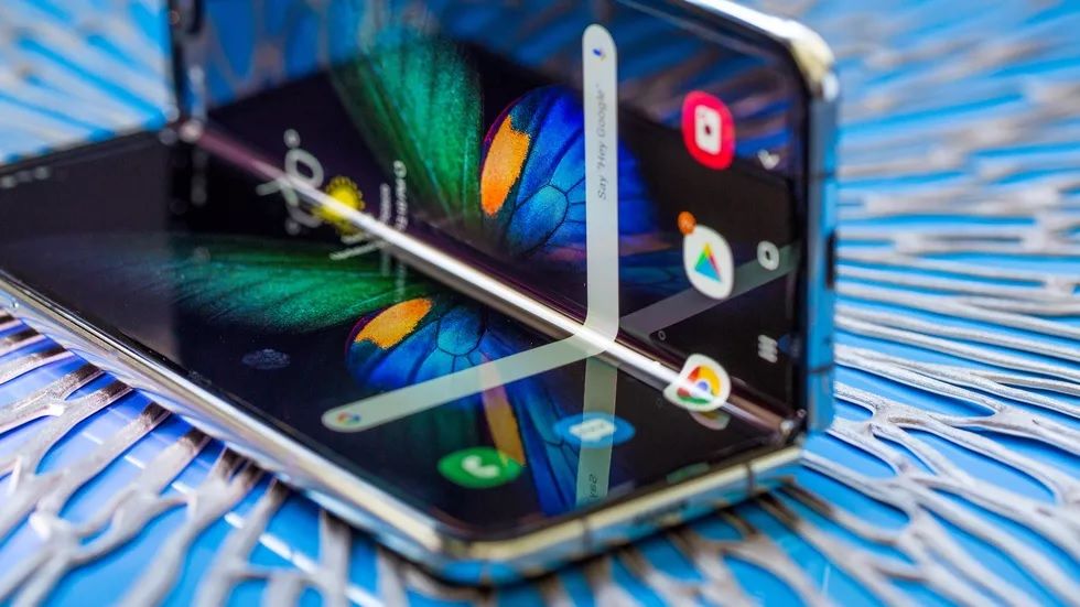 Maximum: Samsung Galaxy Fold уже в Молдове ®