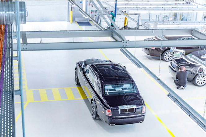 Из ворот завода в Гудвуде выехал последний Rolls-Royce Phantom VII