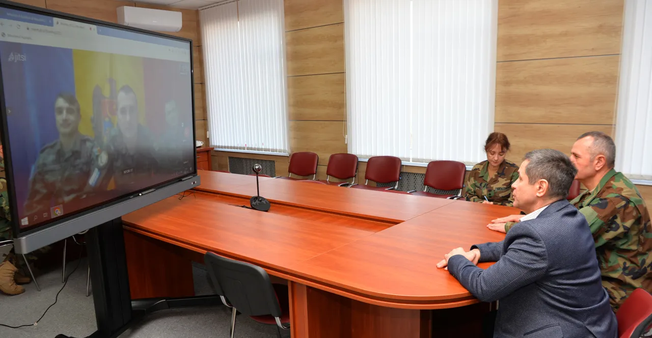 Руководство Минобороны поздравило военных в международных миротворческих операциях