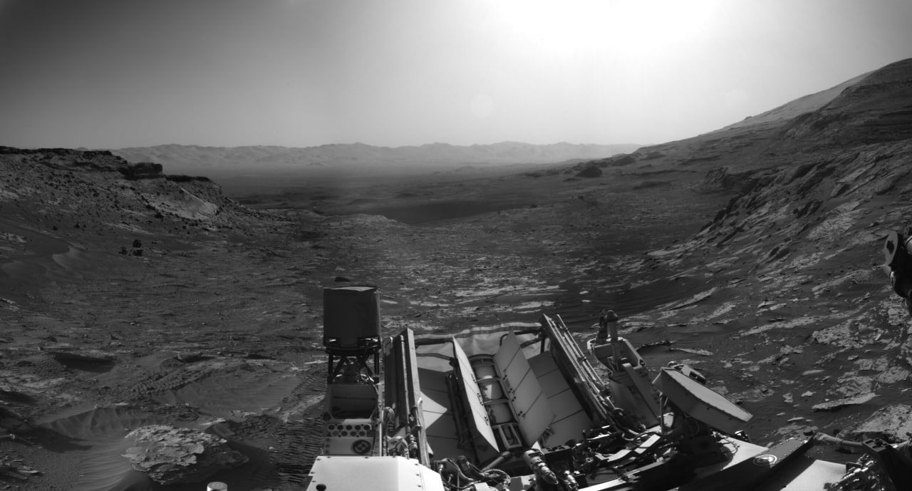 Ровер Curiosity прислал «открытку» с Марса