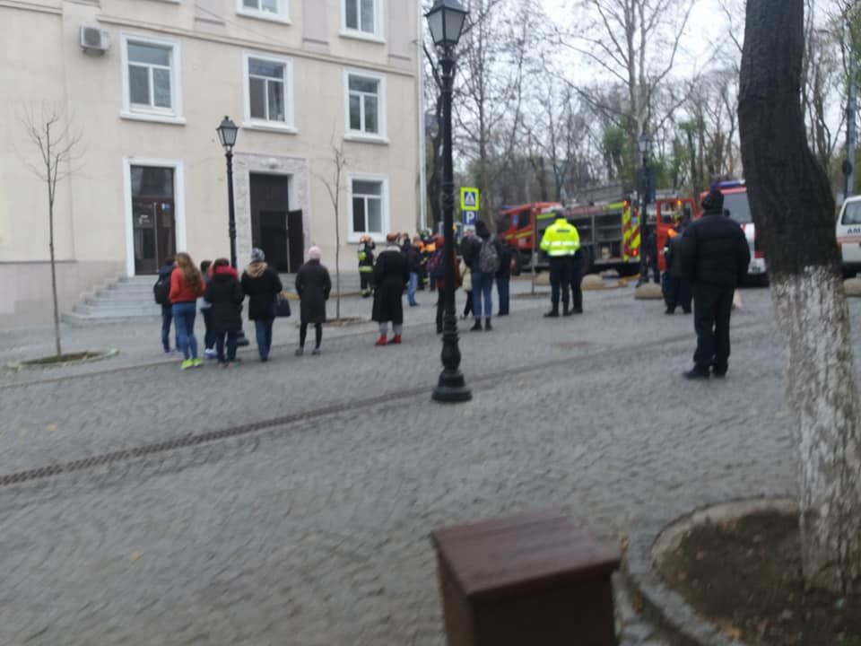 В центре Кишинева произошло задымление в жилом доме