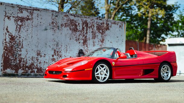Первый экземпляр Ferrari F50 выставили на продажу
