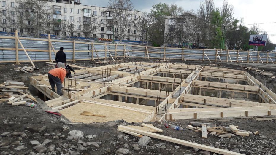 Начались работы по реконструкции фонтана в парке "Долина роз"