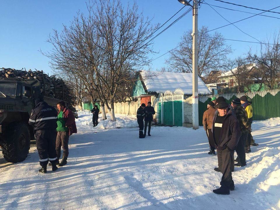 Катавшийся на санках ребенок погиб под колесами грузовика