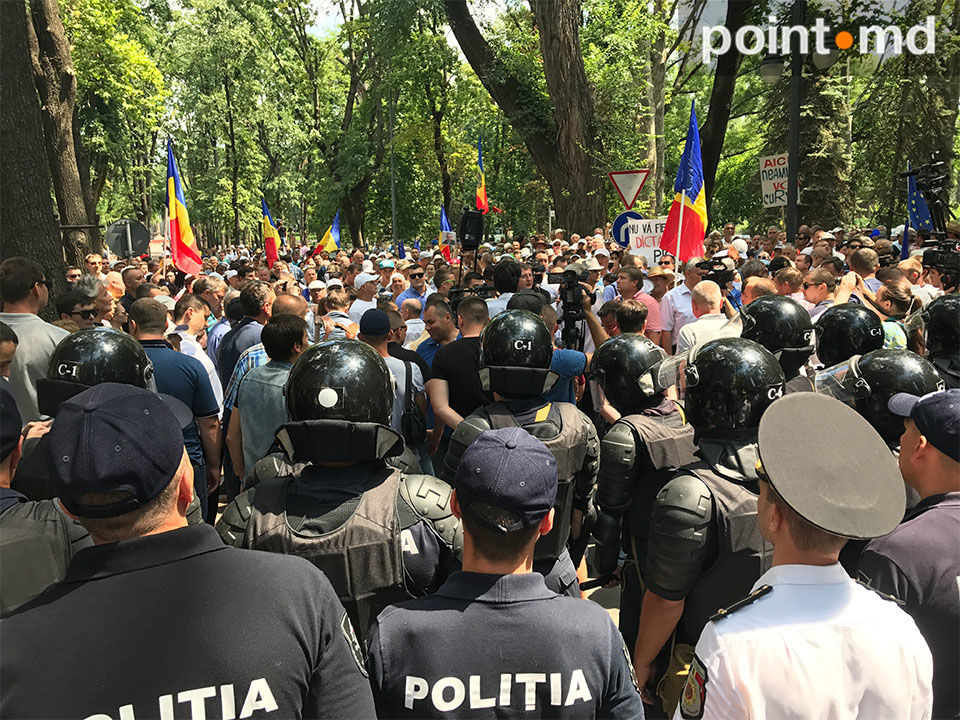 В Кишиневе прошли протесты против смешанной системы выборов