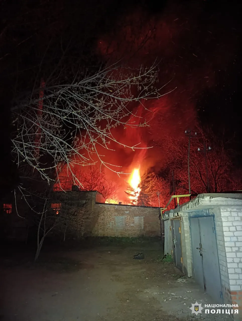 Появились кадры последствий новой атаки дронов в Харькове: трое пострадавших