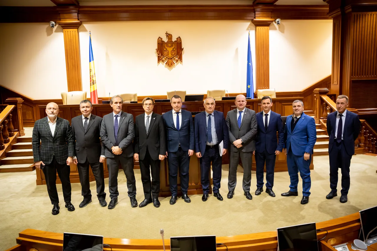 Резолюцию в поддержку евроинтеграции приняли в Кишиневе парламентарии 16 стран