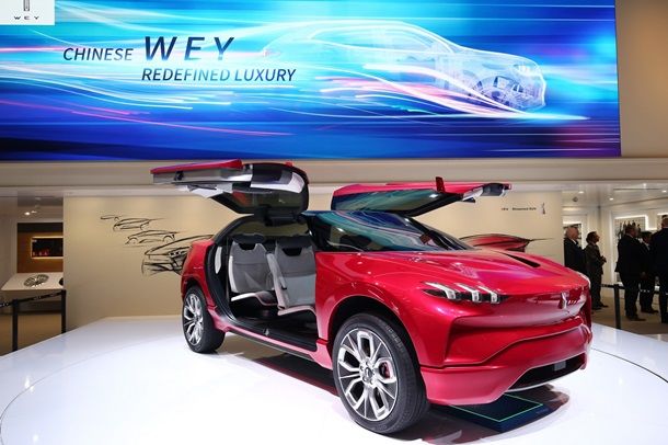 Китайцы представили "конкурента" Tesla Model X