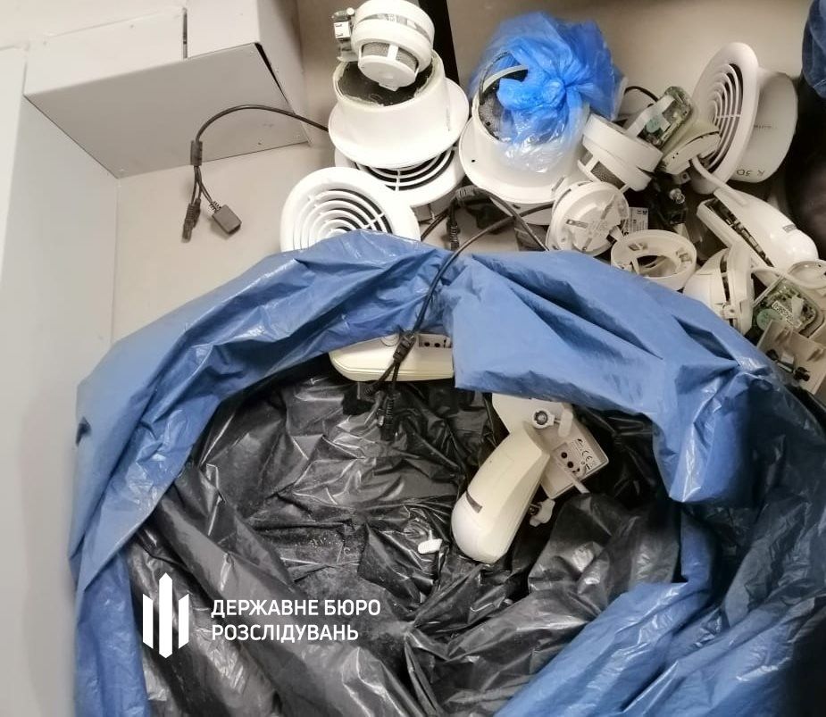 В спортклубе Порошенко нашли скрытые камеры