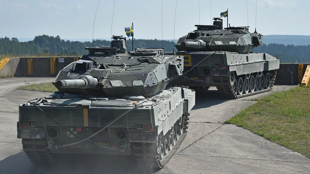 Украина получила 10 шведских танков Stridsvagn 122 с обученными экипажами