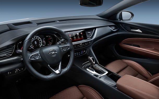Opel показал самый большой универсал Insignia