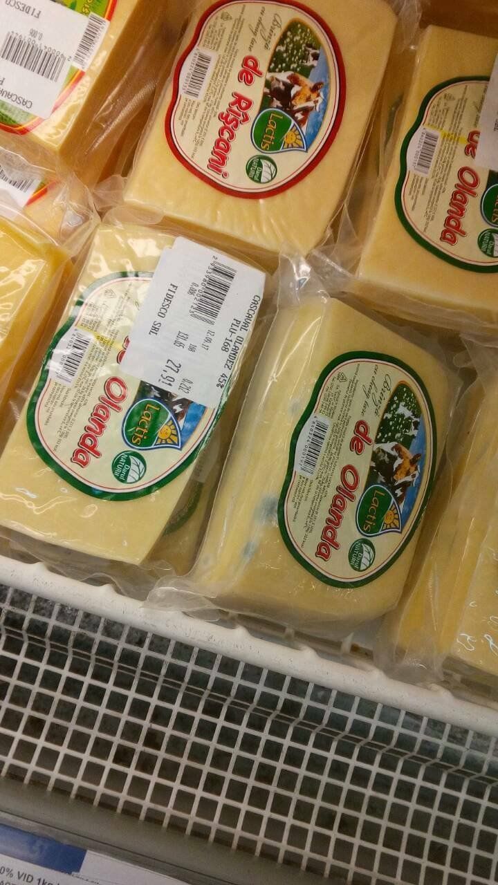 Cașcaval cu surpriză într-un market din Capitală