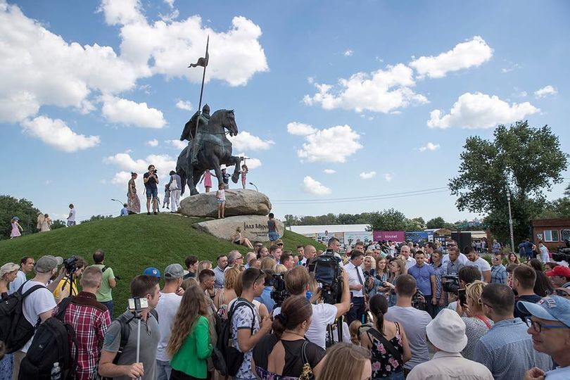 Виталий Кличко на открытии памятника Илье Муромцу:  Это наш богатырь