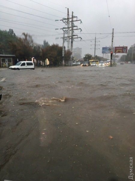 На затопленные улицы Одессы выйдут водолазы на квадроциклах