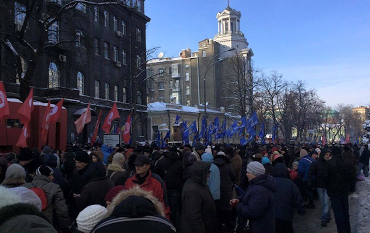 Протесты в Киеве: полиция нашла оружие
