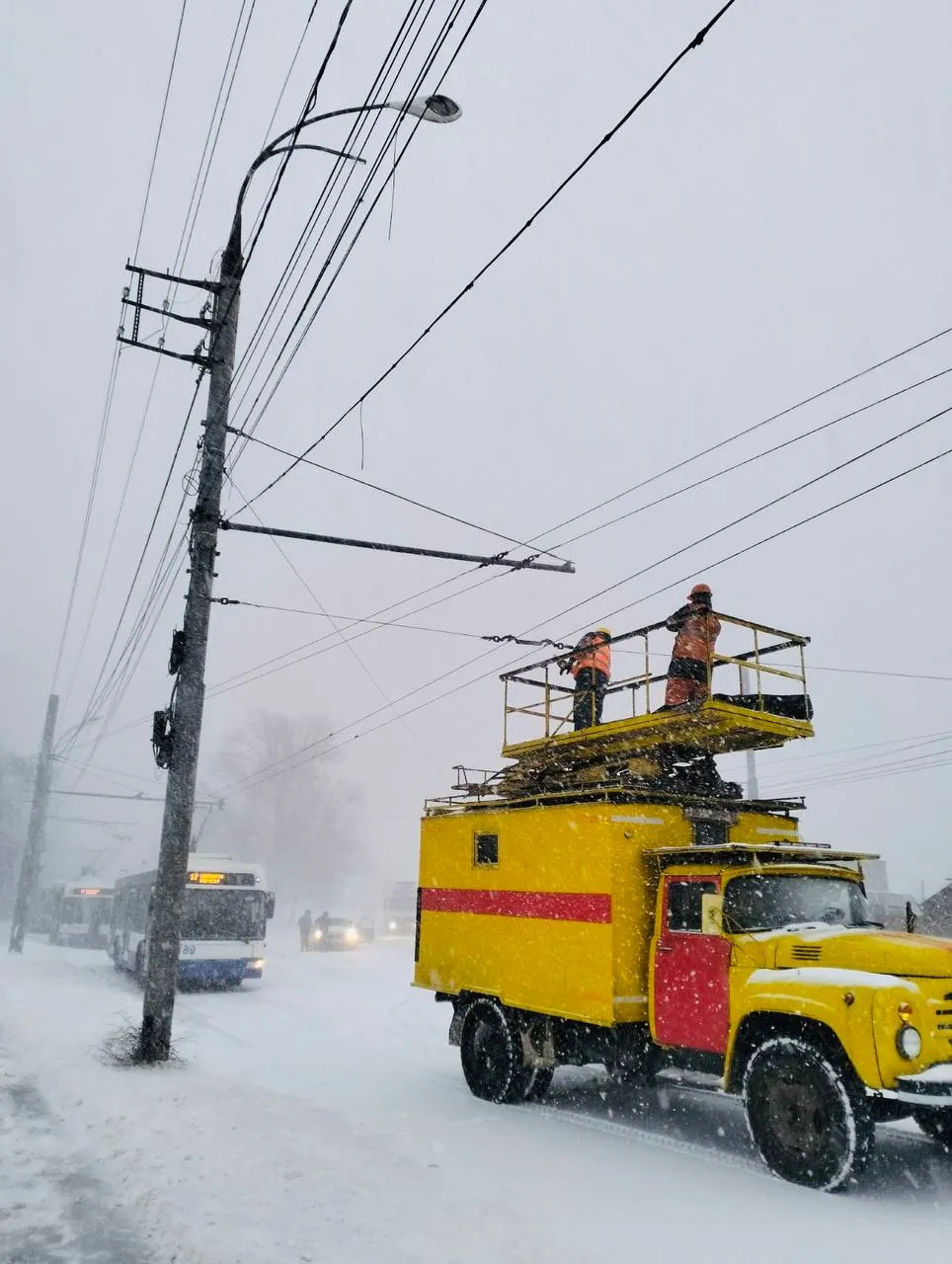 В Кишиневе из-за снега приостановили движение общественного транспорта