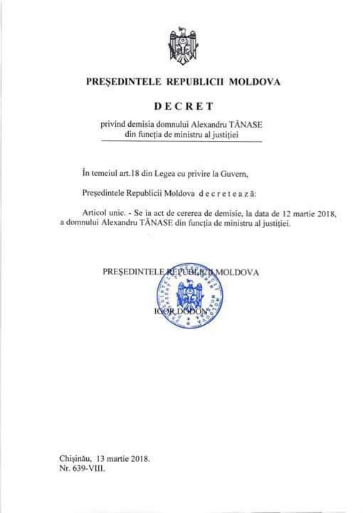 Gluma ironică a lui Dodon, când a semnat demisia lui Tănase