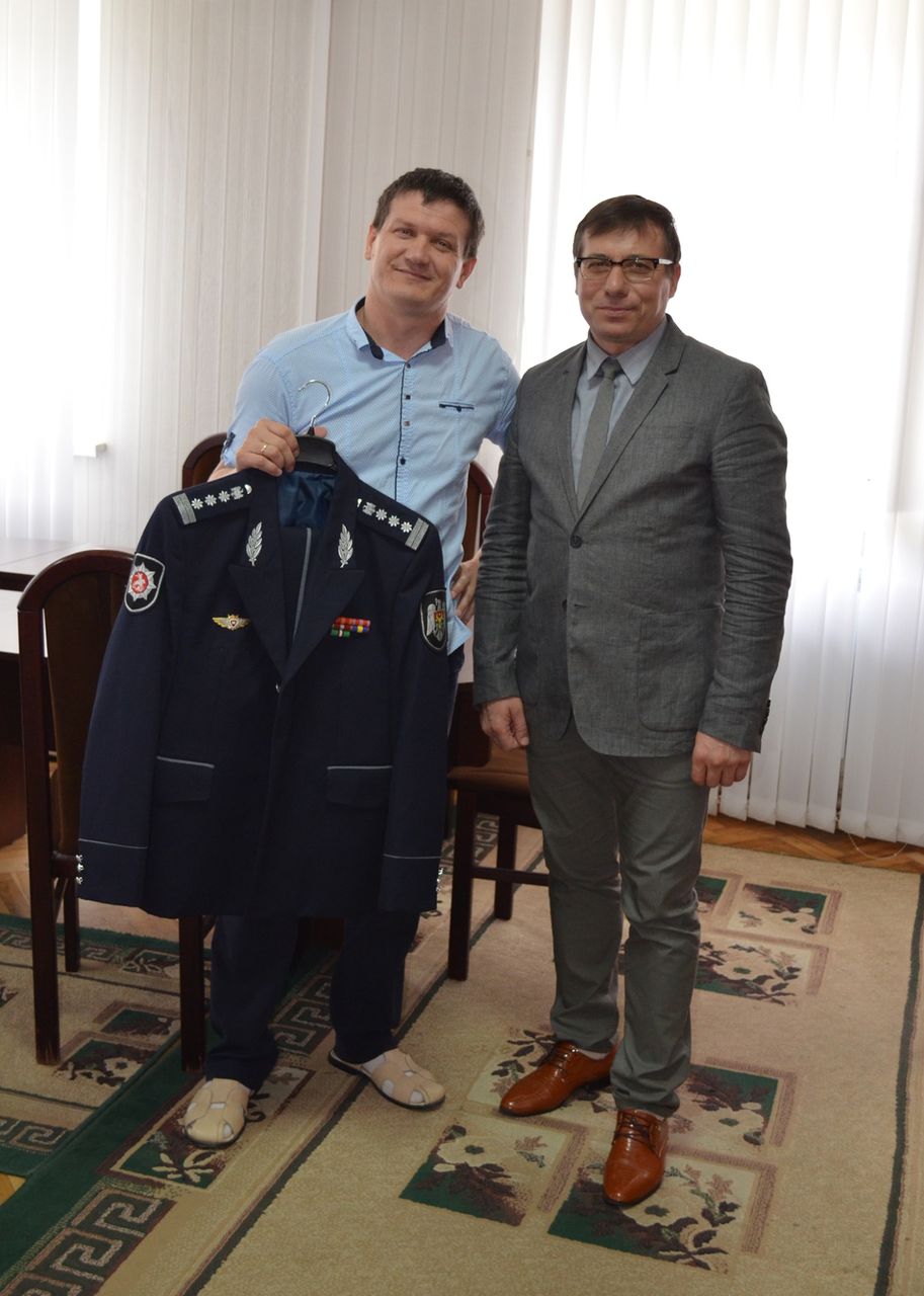 Экс-глава SPIA подарил свою униформу музею
