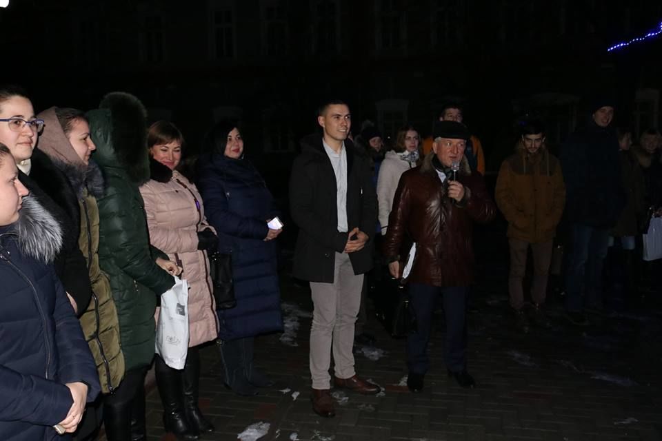 В Бельцком университете впервые состоялось открытие рождественской ели