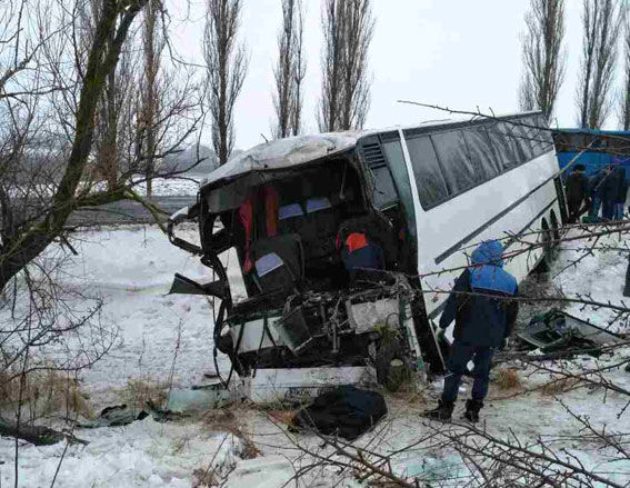 Два молдавских рейсовых автобуса столкнулись на Украине