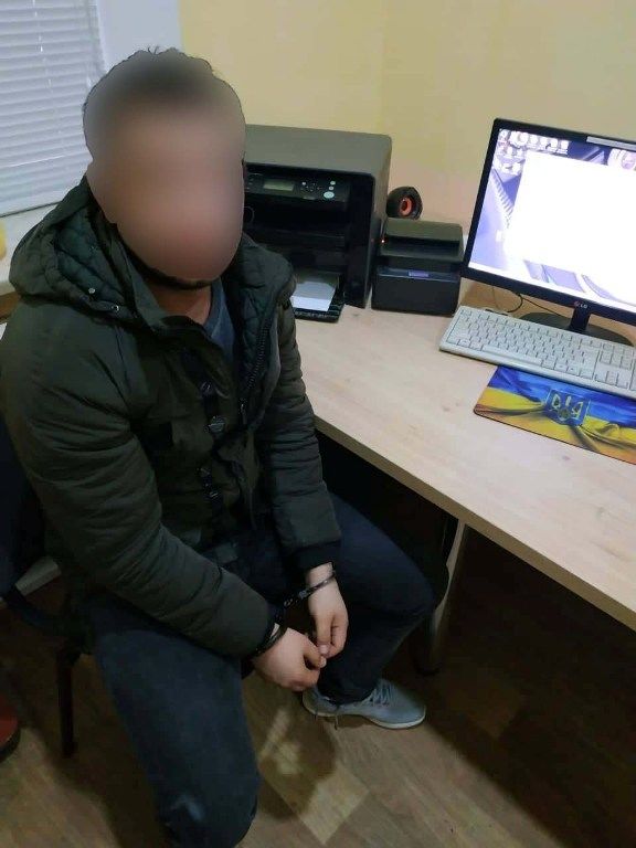 Молдаванина, разыскиваемого Интерполом, задержали на украинской таможне