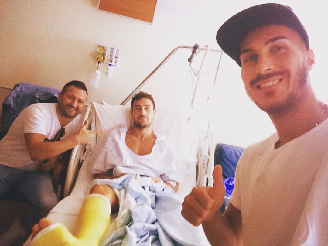 Prima fotografie a lui Artur Ioniță de pe patul de spital, după ce a fost accidentat duminica trecută
